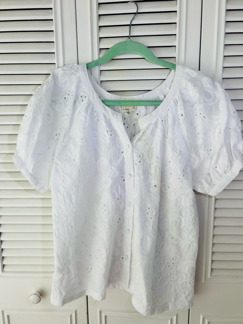 Nicole Miller White Eyelet Scoop Neck Button Blouse